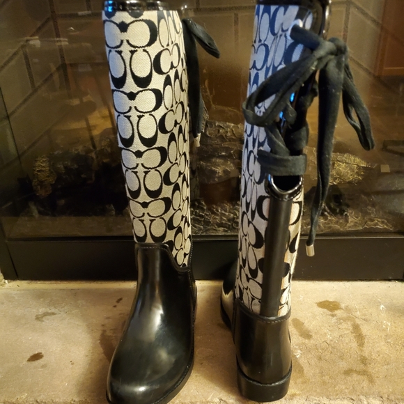 Coach Boots - Picture 1 of 3